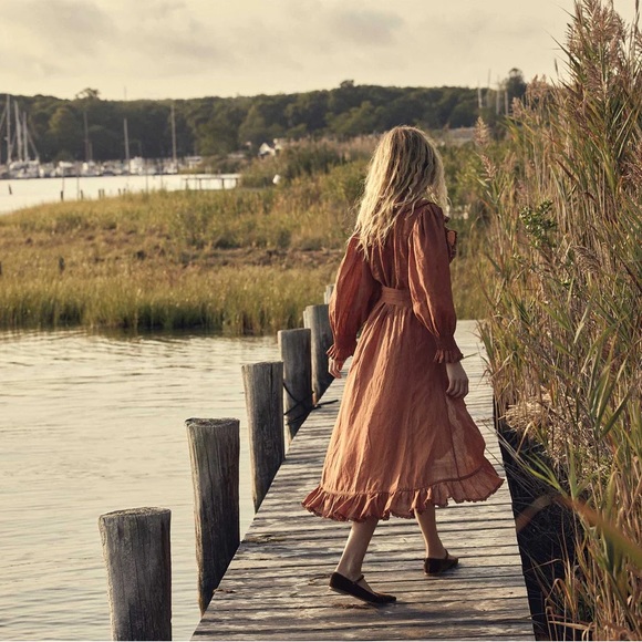 Doen NADIA DRESS - only work once 🤍 sold out size online. Gift box included. - Picture 3 of 10